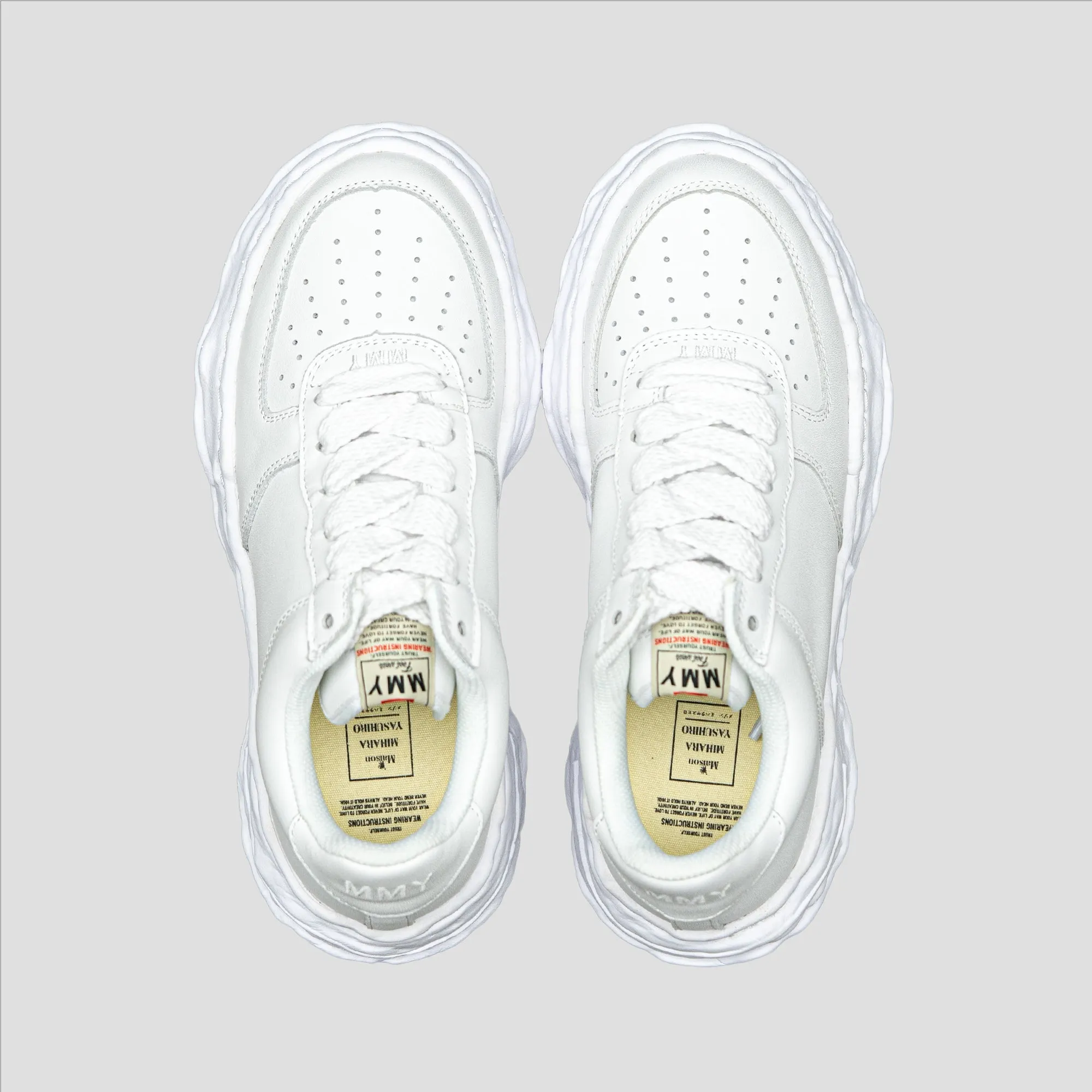 WAYNE LOW TOP LEATHER SNEAKER